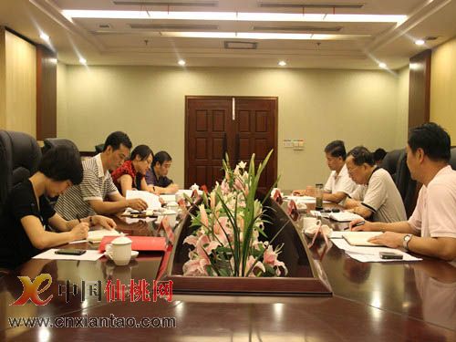 省老年大學(xué)協(xié)會(huì)領(lǐng)導(dǎo)調(diào)研我市老年大學(xué)工作