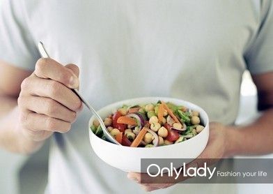 王菲年近半百依舊少女身材 揭秘天后的保養(yǎng)方法
