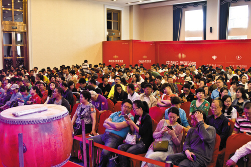 5月23日,沈陽人居年度大事—中航城·兩河流域盛大開盤,千億央企中航沈陽開河鉅作,不負全城期待耀世首發。當日首批御河高層、觀瀾洋房面市,幾近秒奪一空,開盤勁銷3.3億元,創沈陽地產熱銷傳奇!