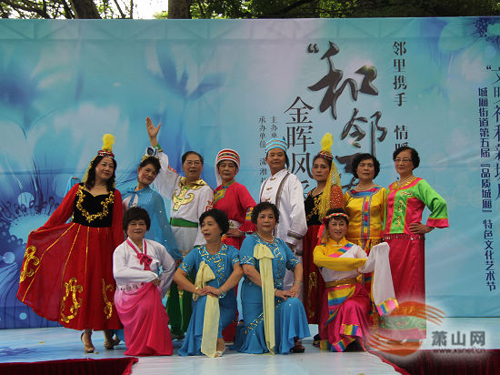驚艷!瀟湘摩登老人走T臺 金暉風采“靚”出來