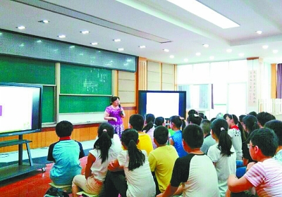 產科護士進小學課堂大膽談“性”健康(圖)