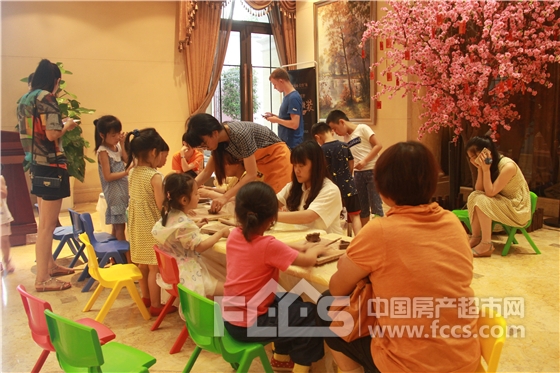 綠城·長興廣場周六“少兒英語角”趣味課堂快樂