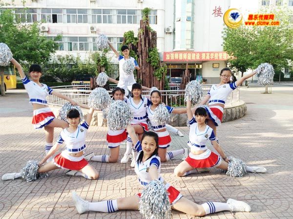 縣實驗中學：家長進課堂 攜手共育人
