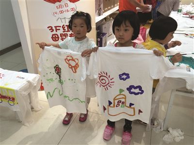 孩子們發揮想象力，展現繪畫天賦。