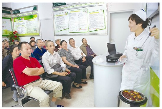 市中心醫(yī)院開(kāi)辦健康課堂 教患者煲湯科學(xué)飲食