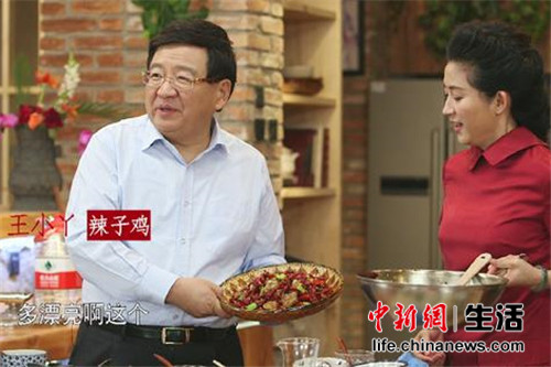 《回家吃飯》:創(chuàng)業(yè)天才徐小平進(jìn)廚房展廚藝