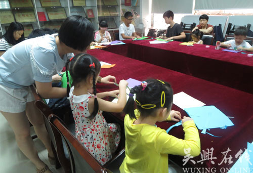 朝陽:都市家園社區舉辦少兒手工制作課堂