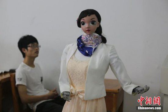 [多圖]江西九江一高?，F“美女機器人”講課