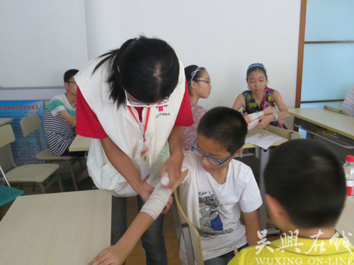 月河:湖東社區開展暑期少兒救生知識課堂
