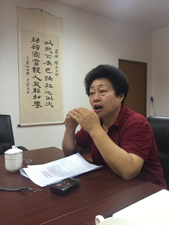 她曾是一名擋車工,她曾是一名紡織女工,她曾經到處籌錢開始第一次創業,她就是濟南陽光大姐服務有限責任公司董事長、總經理卓長立?;厥走@些年的創業歷程,卓長立感慨:“我在變革中有了動力,也給我帶來了機遇,人要敢于迎接挑戰,善于把挑戰變為機遇。”