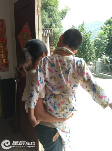 長沙市特殊教育學校為143名殘障兒童“送教上門”