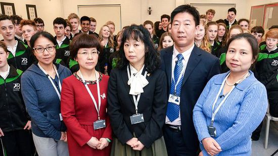 中國老師走進英國課堂:學生稱壓力大、老師遭遇尷尬