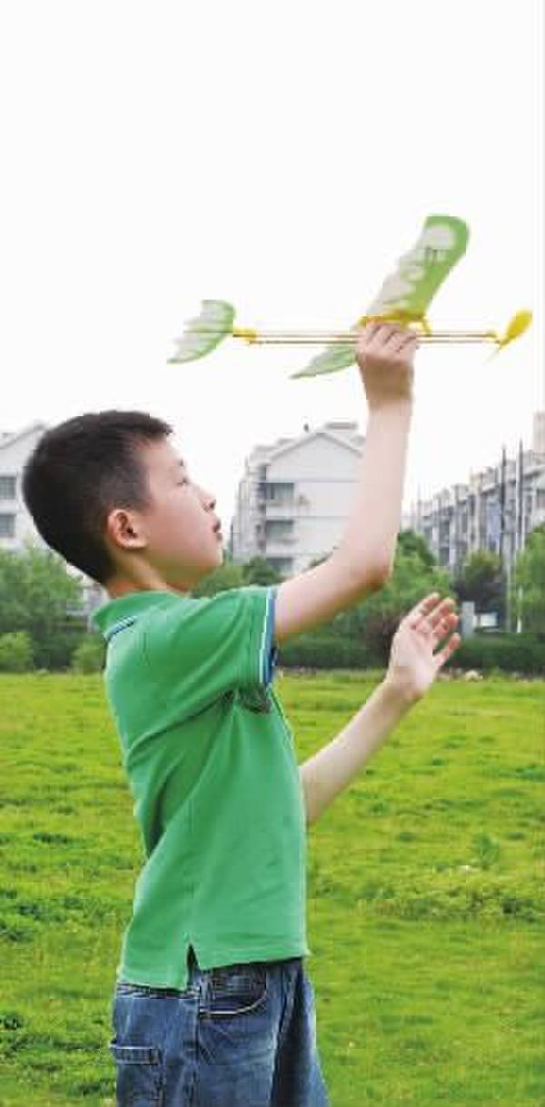 天心區(qū)“科技模型小達(dá)人”在競賽現(xiàn)場。
