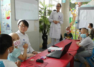 關愛白血病兒童 河南省腫瘤醫院“病房課堂”別開生面